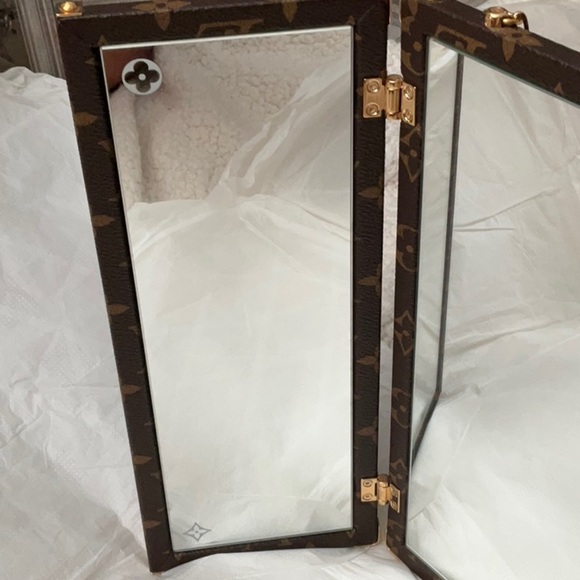 ❌SOLD❌Louis Vuitton Mirror PVC Brown three-sided mirror GI0554 home mirror trunk - Picture 6 of 11
